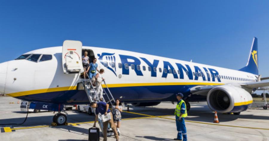 Ryanair: Ανακοίνωσε σχέδιο με περικοπές μισθών και 3000 απολύσεις – Δεν περιμένει ανάκαμψη πριν το 2022