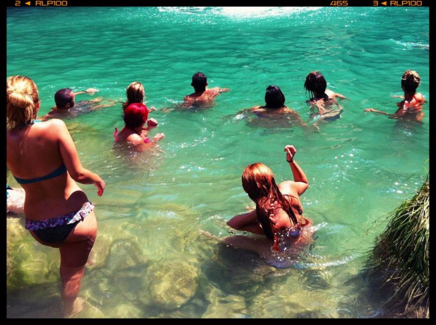 3 ώρες από την Αθήνα, χωρίς πλοίο: Η παραλία που θεωρείται «η ωραιότερη του κόσμου» είναι η πιο φτηνή και ιδανική επιλογή