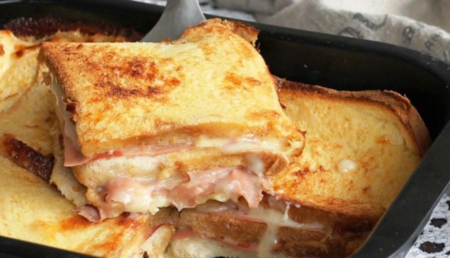 Αλμυρό Κέικ: Εύκολο και γρήγορο με ψωμί, τυρί και ζαμπόν