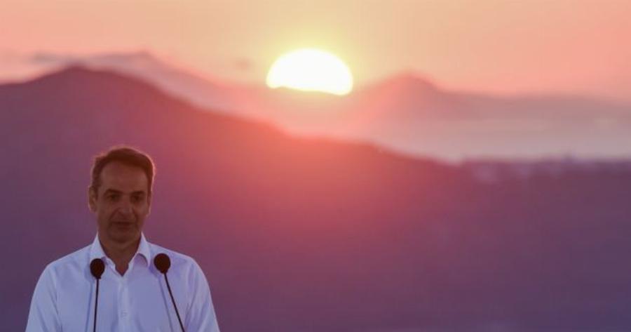 Σαντορίνη – Μητσοτάκης: «Ελάτε στην Ελλάδα. Η χώρα είναι πλέον ανοιχτή»