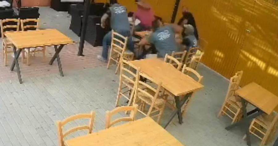 Κρήτη: Απίστευτο Βίντεο! Πίνουν καφέ και ντεπόζιτο περνά ξυστά από τα κεφάλια τους