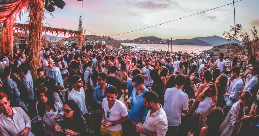 Μύκονος: Αντιδράσεις σε όλα τα μαγαζιά μετά το λουκέτο του Alemagou – Σκέφτονται μέχρι και απεργία