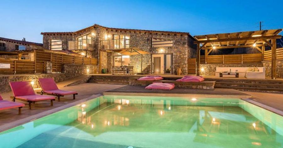 «Τέλος» το Airbnb: Ενοικιάσεις εξοχικών ανά την Ελλάδα – Τιμές για Χαλκιδική