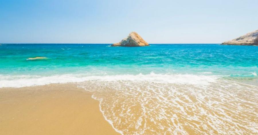 Παραλίες που θυμίζουν Καραϊβική, ηλιοβασίλεμα-όνειρο: Το μικρό ελληνικό νησί που παρακαλάμε να μην μάθουν οι ξένοι