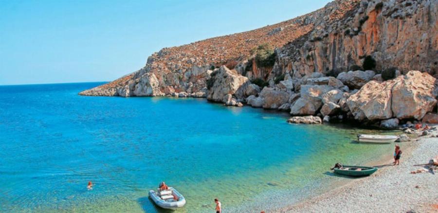 Ονειρικές παραλίες με καλό φαγητό και λίγοι τουρίστες: Το νο1 low budget νησί για ποιοτικές διακοπές μακριά από συνωστισμό