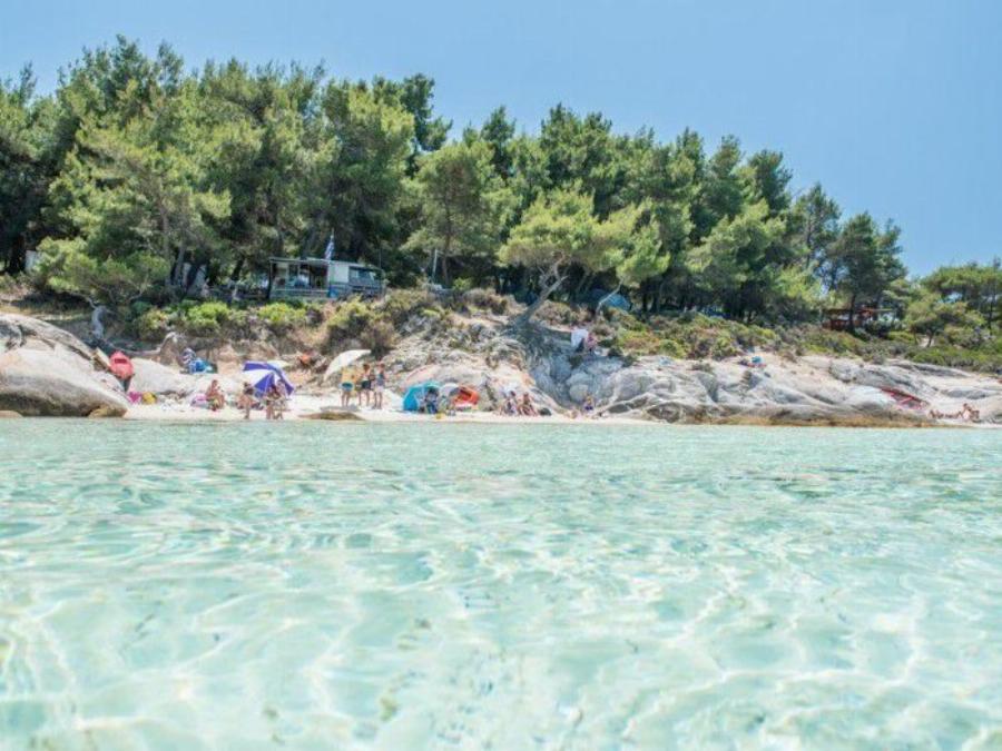 Μ’ ένα 50ρικο πας στην Καραϊβική της Ελλάδας: Η εξωτική ελληνική παραλία που πρέπει οπωσδήποτε να πας μια φορά στη ζωή σου