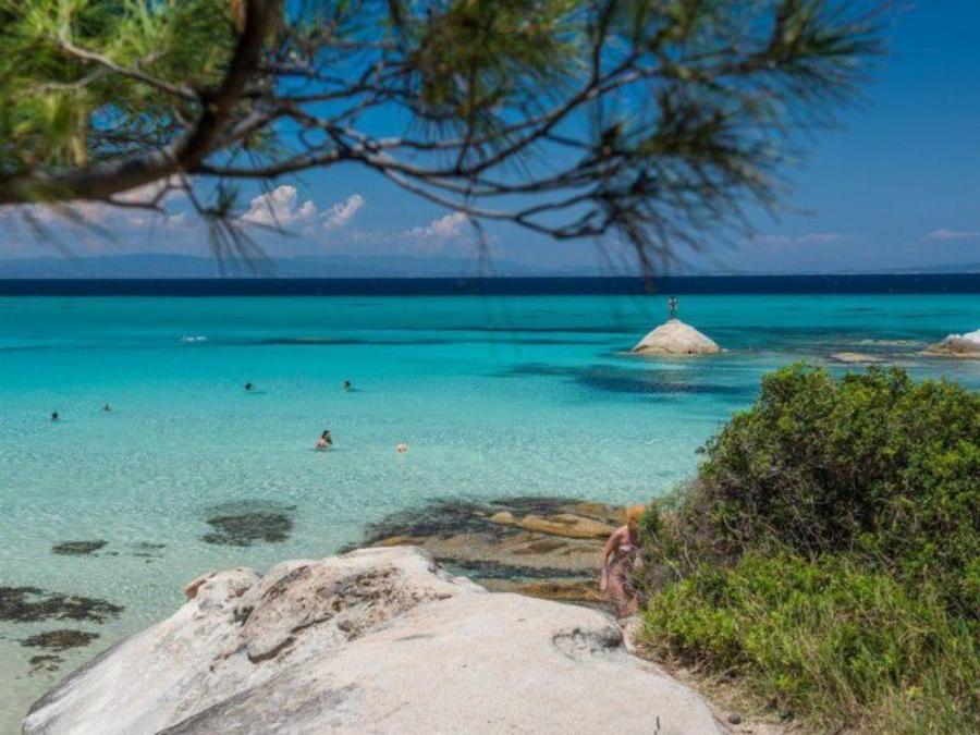 Μ’ ένα 50ρικο πας στην Καραϊβική της Ελλάδας: Η εξωτική ελληνική παραλία που πρέπει οπωσδήποτε να πας μια φορά στη ζωή σου