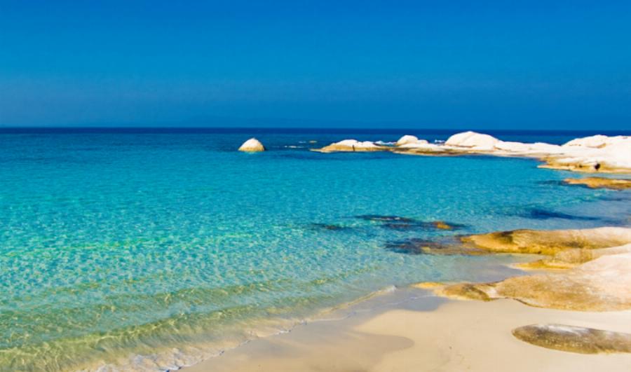 Μ’ ένα 50ρικο πας στην Καραϊβική της Ελλάδας: Η εξωτική ελληνική παραλία που πρέπει οπωσδήποτε να πας μια φορά στη ζωή σου