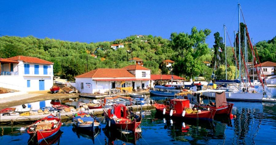 Τρίκερι: Ημερήσιες διακοπές από 10 ευρώ σε μαγευτικό νησί