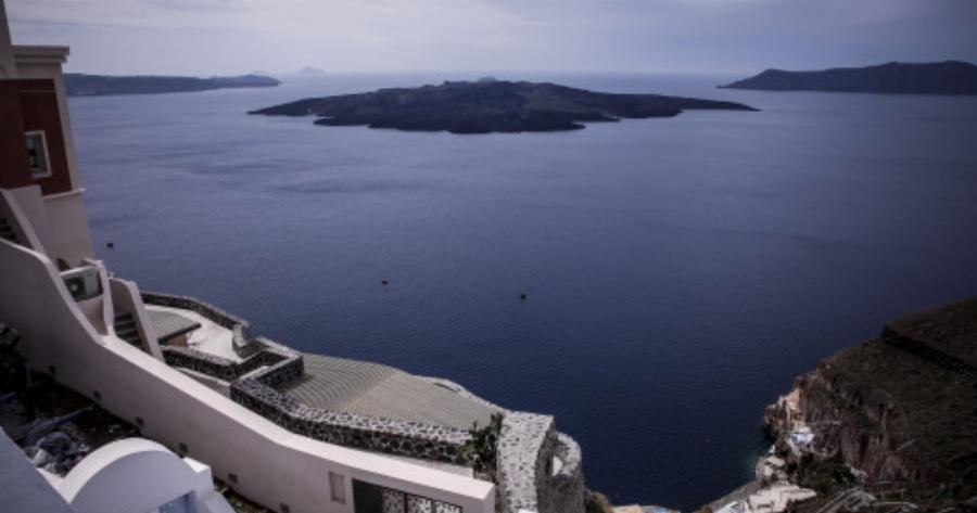 Άνοιγμα τουρισμού: Το εγκαινιάζει σήμερα ο Μητσοτάκης από τη Σαντορίνη