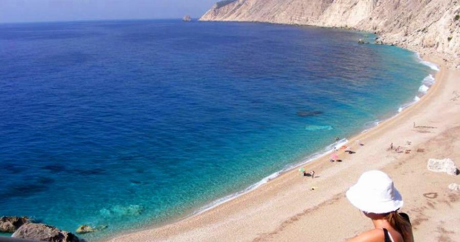 Επικίνδυνη Παραλία: Τολμάς να πας; Η πιο ωραία παραλία της Ελλάδας είναι κλειστή λόγω επικινδυνότητας