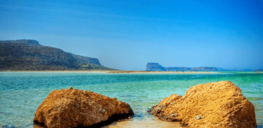 Καλοκαίρι άλλους 3 μήνες περισσότερο: Η ελληνική παραλία που μπορείς να κάνεις μπάνιο μέχρι τον Νοέμβρη