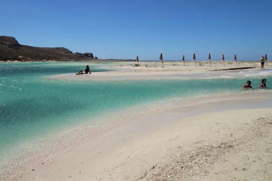 Καλοκαίρι άλλους 3 μήνες περισσότερο: Η ελληνική παραλία που μπορείς να κάνεις μπάνιο μέχρι τον Νοέμβρη