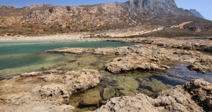 Καλοκαίρι άλλους 3 μήνες περισσότερο: Η ελληνική παραλία που μπορείς να κάνεις μπάνιο μέχρι τον Νοέμβρη