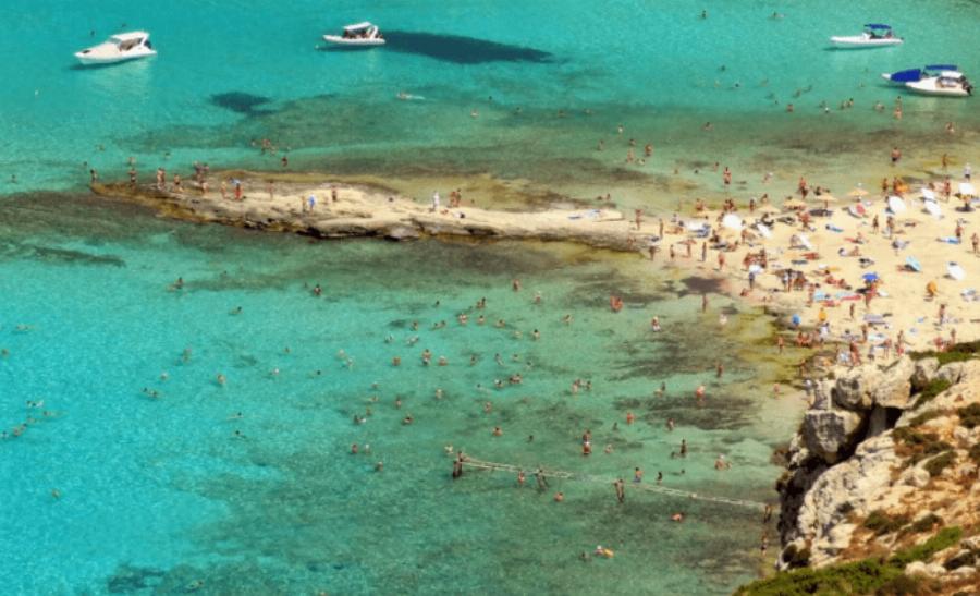 Καλοκαίρι άλλους 3 μήνες περισσότερο: Η ελληνική παραλία που μπορείς να κάνεις μπάνιο μέχρι τον Νοέμβρη