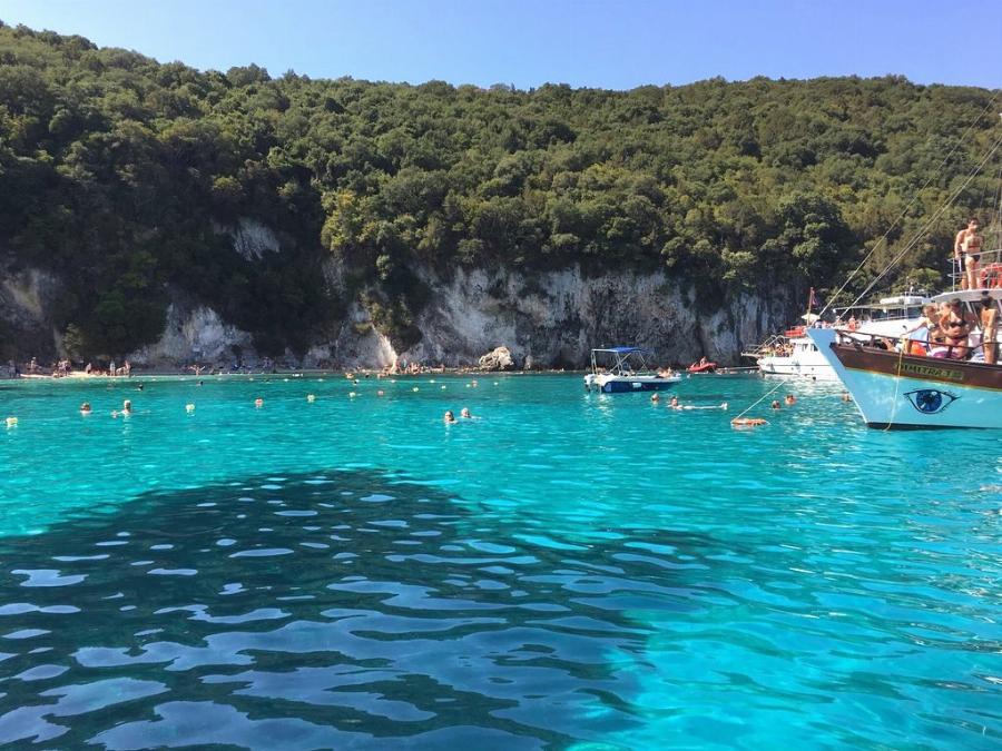 Η «Καραϊβική της Ελλάδας»: Το παραθαλάσσιο χωριό που αποθεώνουν φέτος οι χρήστες του Tripadvisor