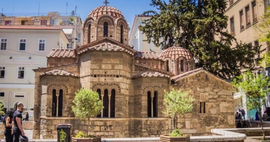 Καπνικαρέα: Όλα όσα θα ήθελες να ξέρεις για μία από τις πιο δημοφιλείς εκκλησίες της Αθήνας