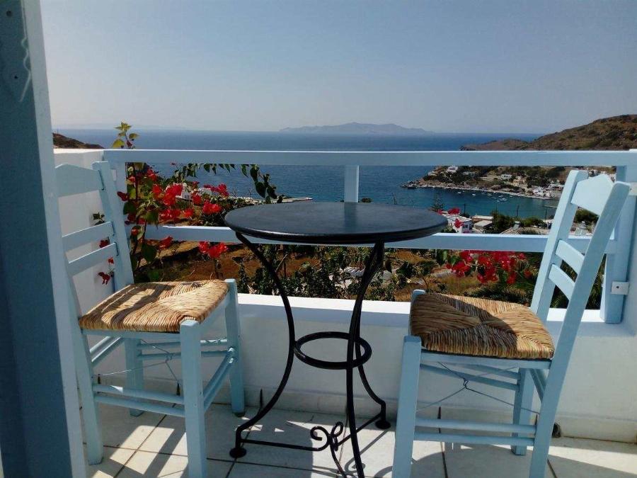 Σύρος διαμονή: 5 τέλεια ξενοδοχεία και διαμερίσματα με μόνο 60 ευρώ τον Αύγουστο!