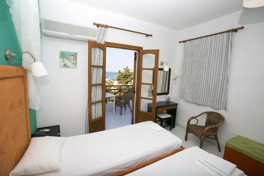 Σύρος διαμονή: 5 τέλεια ξενοδοχεία και διαμερίσματα με μόνο 60 ευρώ τον Αύγουστο!