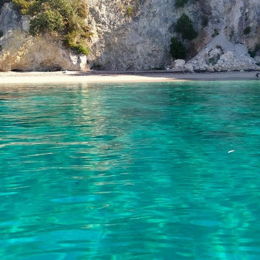 Η «Καραϊβική της Ελλάδας»: Το παραθαλάσσιο χωριό που αποθεώνουν φέτος οι χρήστες του Tripadvisor