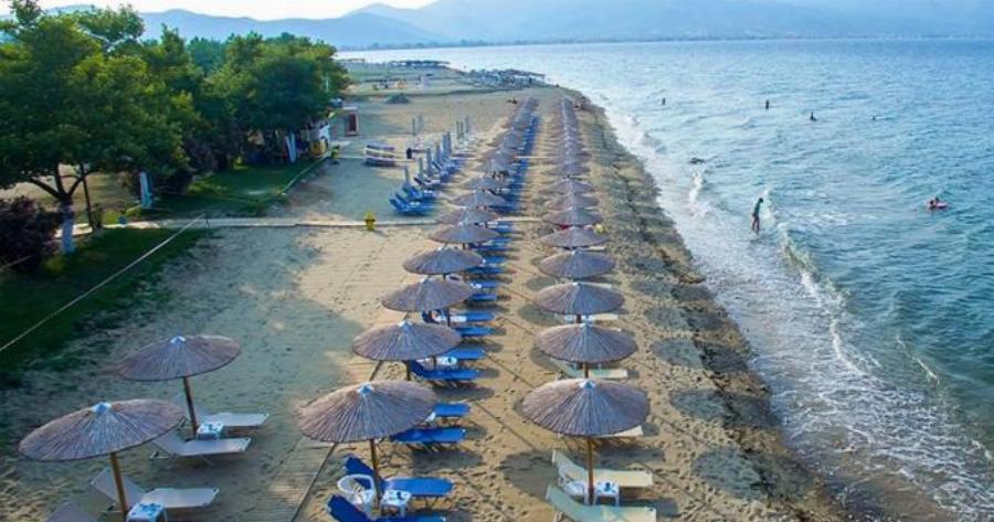 Έκτακτο: Άρση μέτρων στις οργανωμένες παραλίες – Επιστρέφει ο καφές και τα τραπεζοκαθίσματα