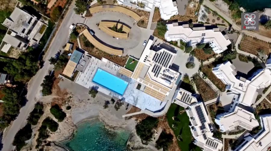 Η Ελληνική Ριβιέρα: Ο παράδεισος των επωνύμων δίπλα στην Αθήνα με τις ακριβότερες βίλες στην Ελλάδα