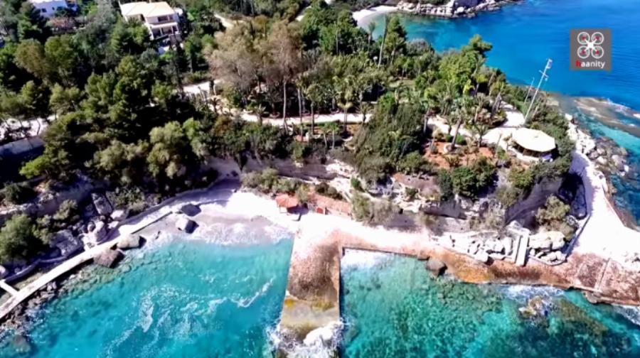 Η Ελληνική Ριβιέρα: Ο παράδεισος των επωνύμων δίπλα στην Αθήνα με τις ακριβότερες βίλες στην Ελλάδα