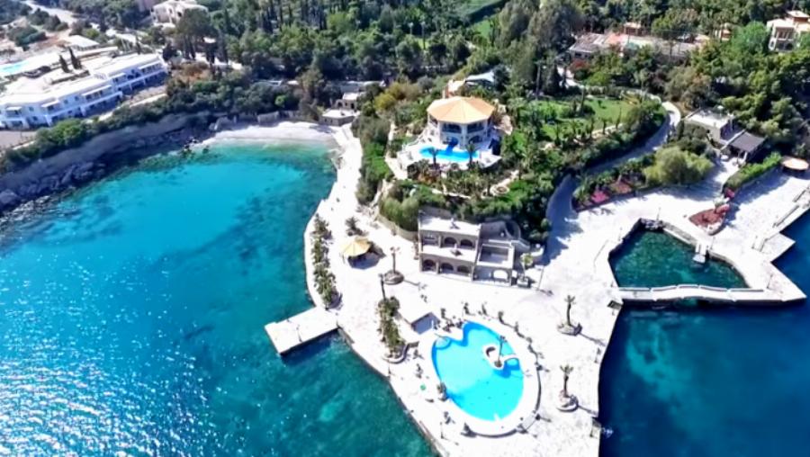 Η Ελληνική Ριβιέρα: Ο παράδεισος των επωνύμων δίπλα στην Αθήνα με τις ακριβότερες βίλες στην Ελλάδα