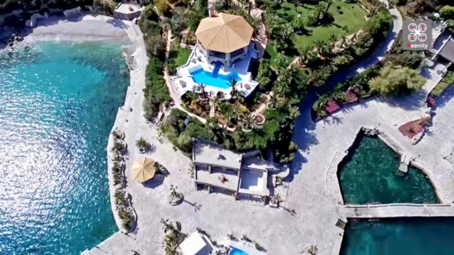 Η Ελληνική Ριβιέρα: Ο παράδεισος των επωνύμων δίπλα στην Αθήνα με τις ακριβότερες βίλες στην Ελλάδα