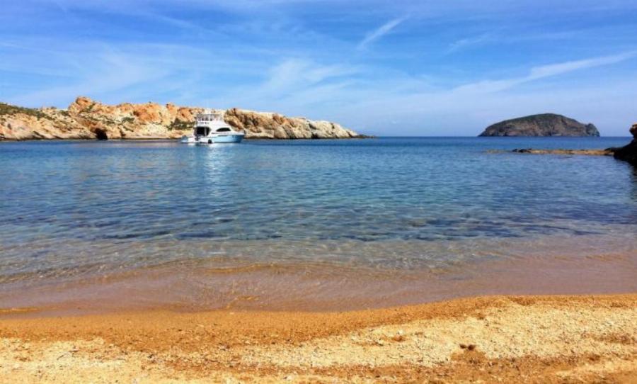 Όλοι φέτος εκεί και όχι στη Μύκονο! Το ελληνικό νησί που  έγινε φέτος ο Νο1 προορισμός φοιτητών και νεολαίας