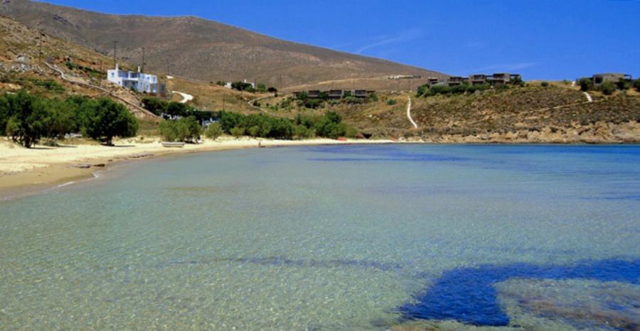 Όλοι φέτος εκεί και όχι στη Μύκονο! Το ελληνικό νησί που  έγινε φέτος ο Νο1 προορισμός φοιτητών και νεολαίας