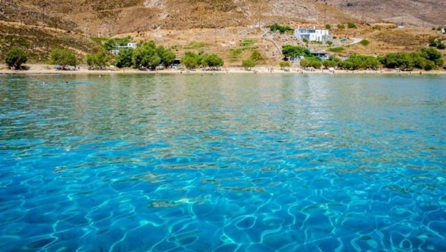 Όλοι φέτος εκεί και όχι στη Μύκονο! Το ελληνικό νησί που  έγινε φέτος ο Νο1 προορισμός φοιτητών και νεολαίας