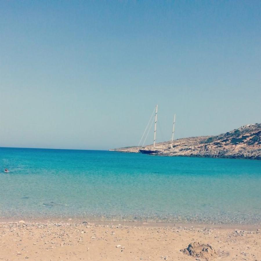 Ποια Πάρος; Εδώ θα βρεις 18 παραλίες που πας με τα πόδια και φτηνές τιμές για ονειρικές διακοπές