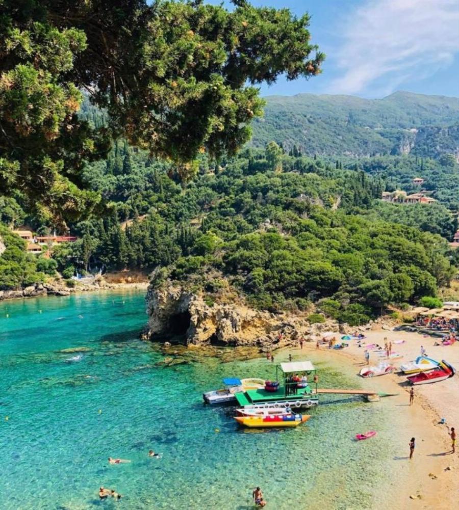 Ξεκούραστες διακοπές, ονειρικό φαγητό και κυρίως ασφάλεια: Αυτό το νησί του Ιονίου τα έχει όλα!