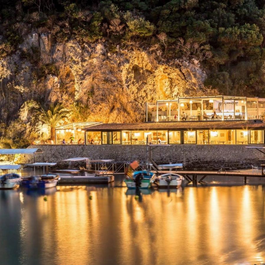 Ξεκούραστες διακοπές, ονειρικό φαγητό και κυρίως ασφάλεια: Αυτό το νησί του Ιονίου τα έχει όλα!