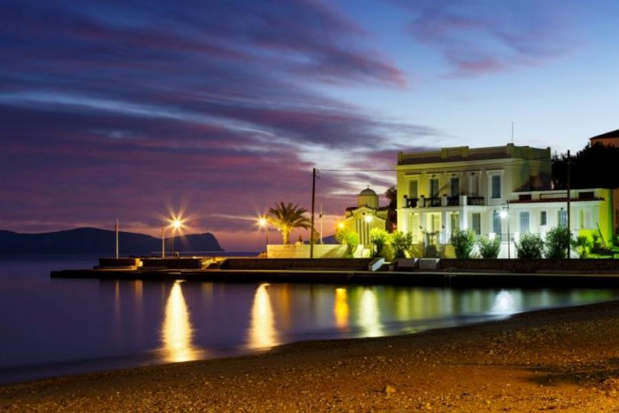 200 ευρώ για 4 μέρες: Το ιδανικό Ελληνικό νησί για καλοκαιρινές διακοπές εξπρές πριν τις κανονικές του Αυγούστου