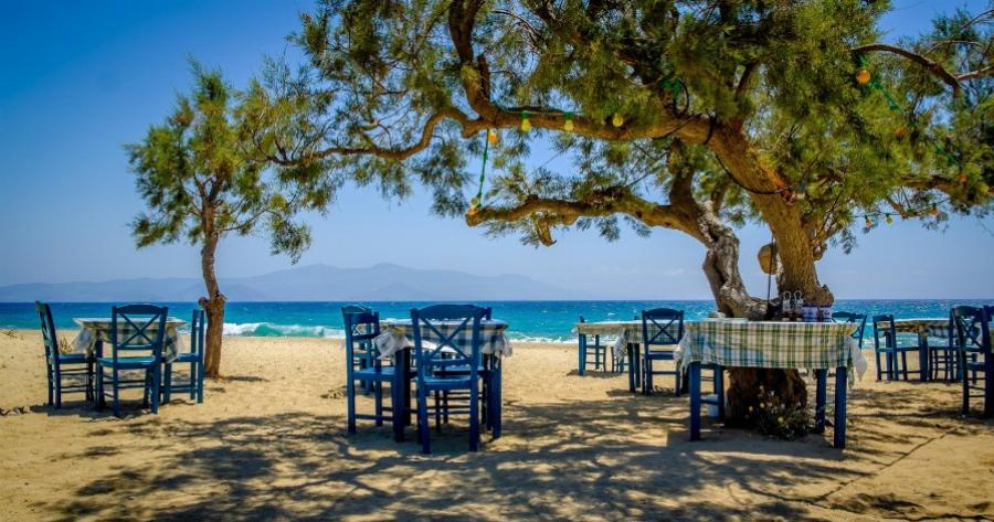 Τα 5 καλύτερα ταβερνάκια σε Ραφήνα και Λούτσα, για να φας φρέσκο ψάρι και νόστιμα κρέατα, πλάι στο κύμα