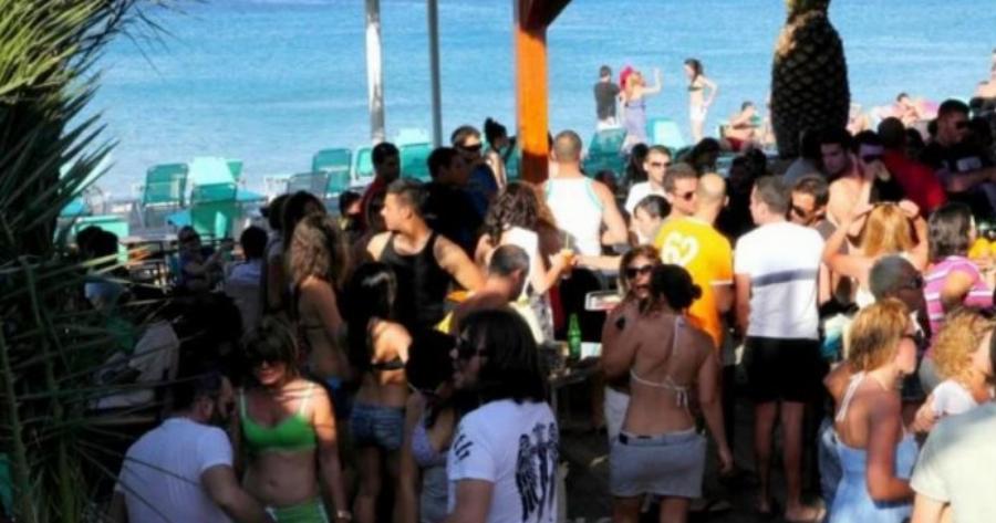 Τουρισμός – Lockdown: Συναγερμός για τον συνωστισμό: Φαινόμενα τύπου Μυκόνου θα κλείσουν τον τουρισμό