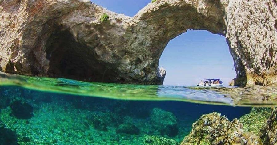 Σπηλιά της Φώκιας: Γνωρίστε μια κρυφή θαλάσσια σπηλιά μια ανάσα από την Αθήνα