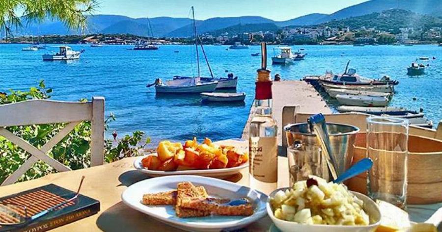 4 τέλεια Μεζεδοπωλεία που ακουμπούν στην θάλασσα για να απολάυσεις μεζεδάκια θαλασσινά και στεριανά