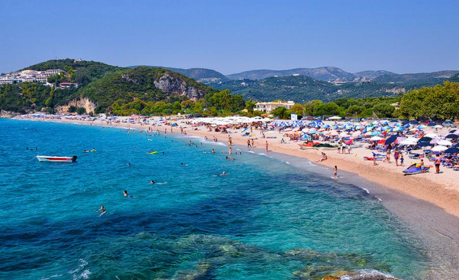 Ούτε Κρήτη, ούτε Νάξος: Στον πιο αναπτυσσόμενο προορισμό στην Ελλάδα που βάζει κάτω τα καλύτερα νησιά πας με αμάξι