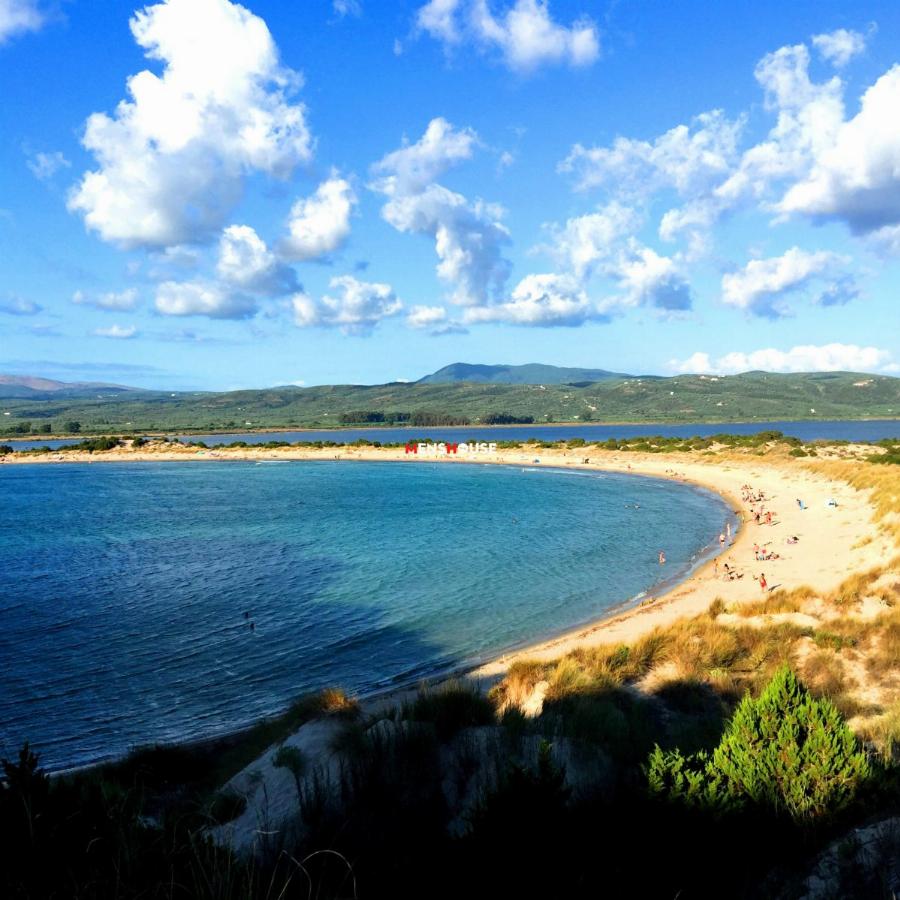 3 ώρες από την Αθήνα, χωρίς πλοίο: Η παραλία που θεωρείται «η ωραιότερη του κόσμου» είναι η πιο φτηνή και ιδανική επιλογή