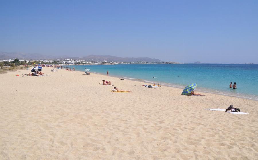 Άγιος Προκόπιος: H 1,5 χιλιόμετρο παραλία της Νάξου με την χρυσή αμμουδία