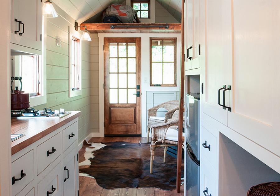 Είναι 14τμ, κοστίζει λιγότερο από το μισθό ενός έτους και το εσωτερικό του είναι σαν πεντάστερο ξενοδοχε