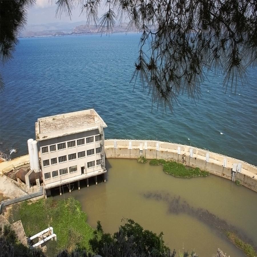 Είναι 100 λεπτά από την Αθήνα, έχει θέα όλο το Ναύπλιο, υπέροχο φτηνό φαγητό και μένεις Σαββατοκύριακο με 50€