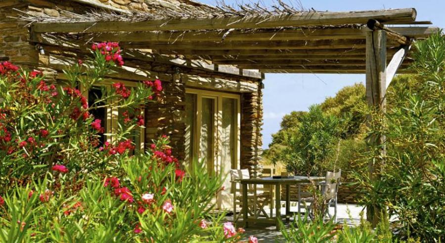 Αληθινός Παράδεισος! Για πρώτη φορά το εσωτερικού του σπιτιού της Μενεγάκη στα Αχλά της Άνδρου