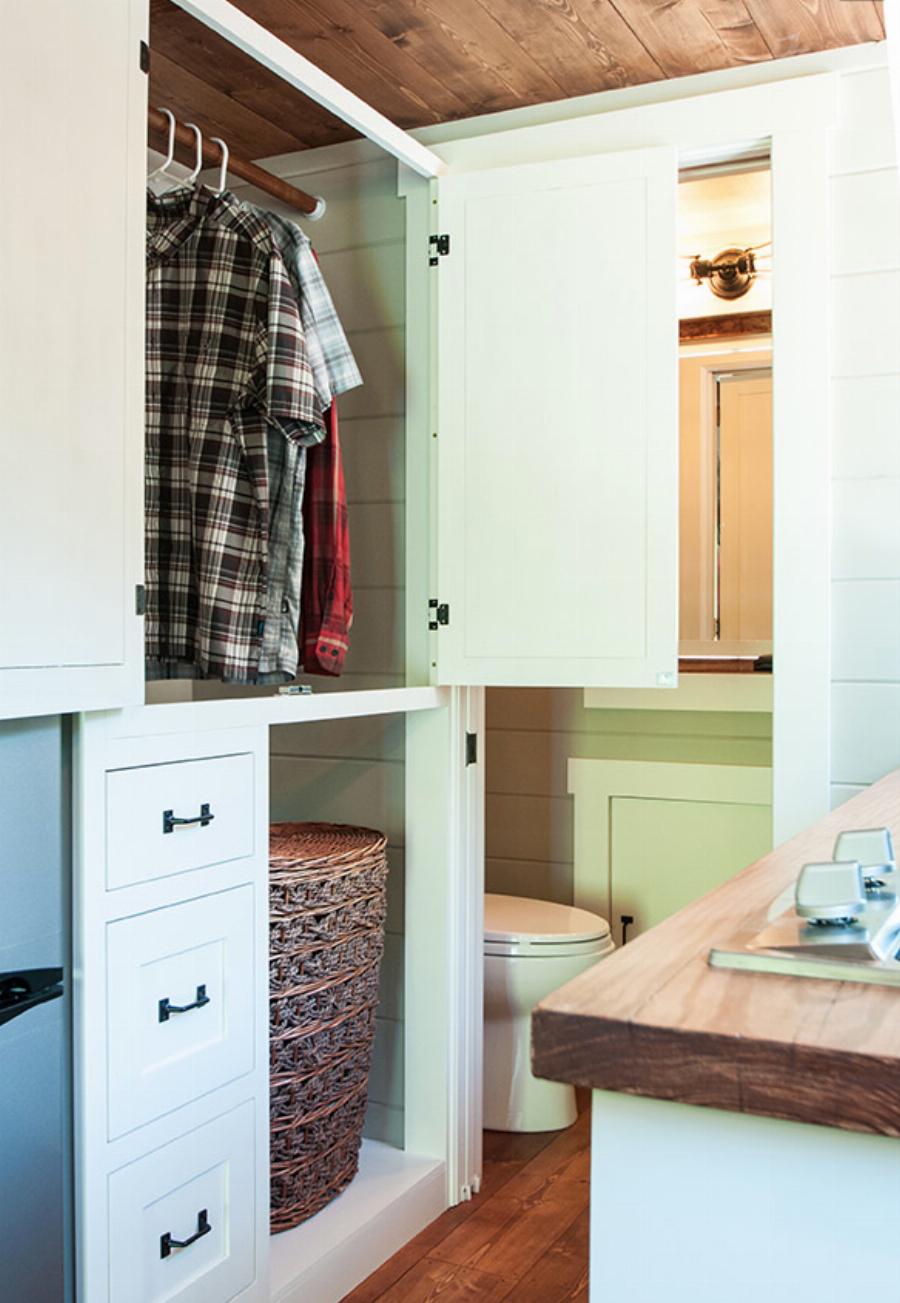 Είναι 14τμ, κοστίζει λιγότερο από το μισθό ενός έτους και το εσωτερικό του είναι σαν πεντάστερο ξενοδοχε