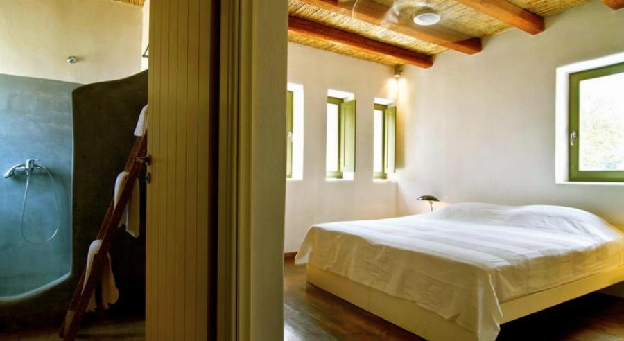 Αληθινός Παράδεισος! Για πρώτη φορά το εσωτερικού του σπιτιού της Μενεγάκη στα Αχλά της Άνδρου