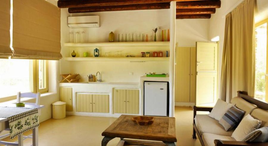 Αληθινός Παράδεισος! Για πρώτη φορά το εσωτερικού του σπιτιού της Μενεγάκη στα Αχλά της Άνδρου