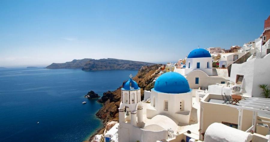 Προσφορά για Σαντορίνη: Αεροπορικό εισιτήριο για τον Αύγουστο με 29 ευρώ